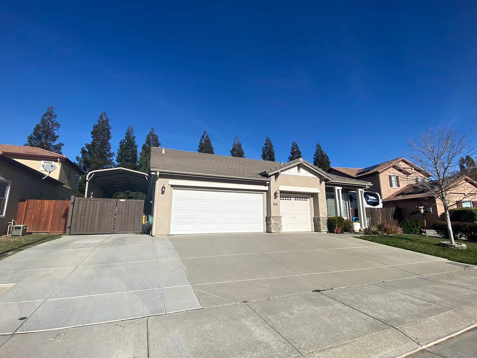 2060 Mariposa Dr photo 1