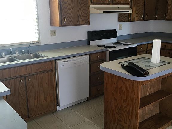 5th image of 3425 Stonebridge Dr