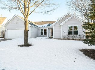 887 Breeze Dr, Lake Villa, IL