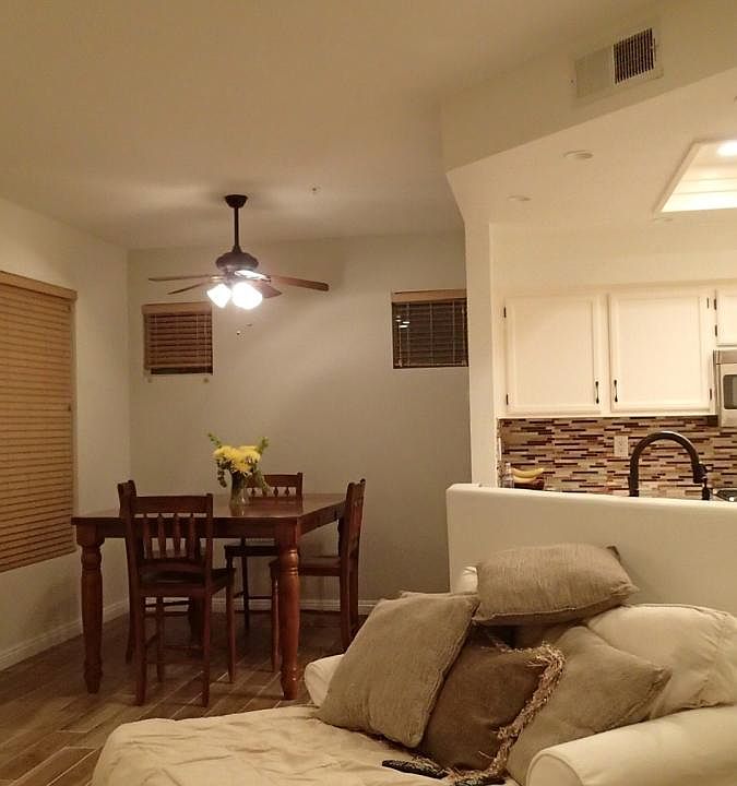 Great Entertaining area with Kitchen Living Room connected
