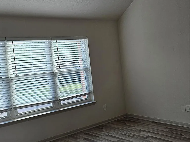 23510 Stratsborough Dr — Photo 21