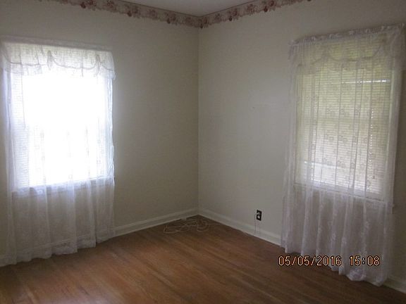 4th image of 401 E Parkland Ave