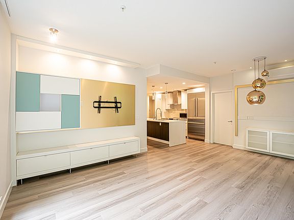 4th image of 733 3rd St W #105
