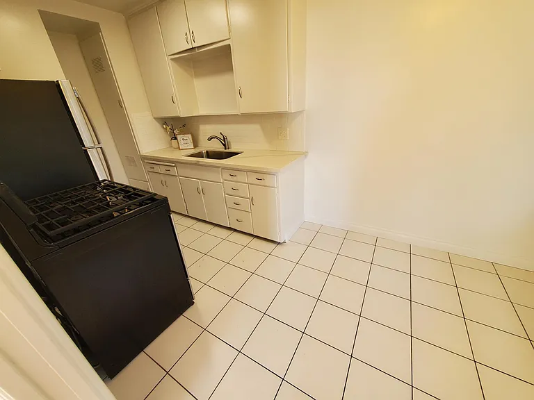 1753 E Ocean Blvd #7 — Photo 13