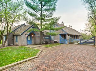 855 S Ridge Rd, Lake Forest, IL 60045