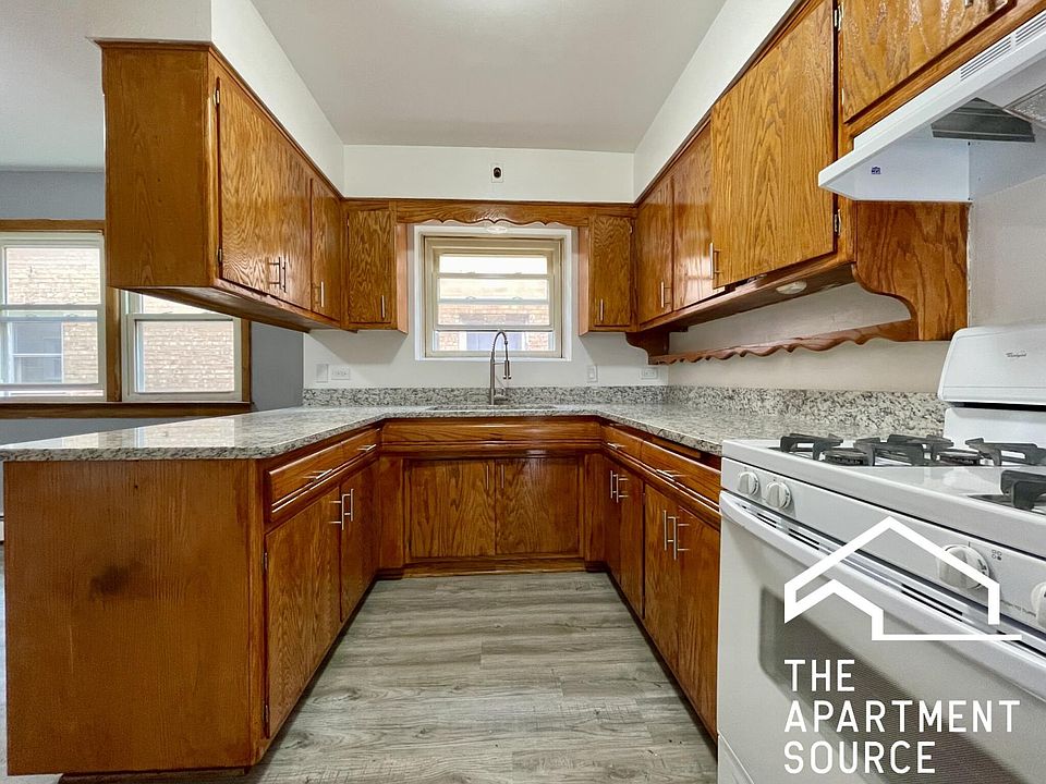 1st image of 10237 W Chestnut Ave #3