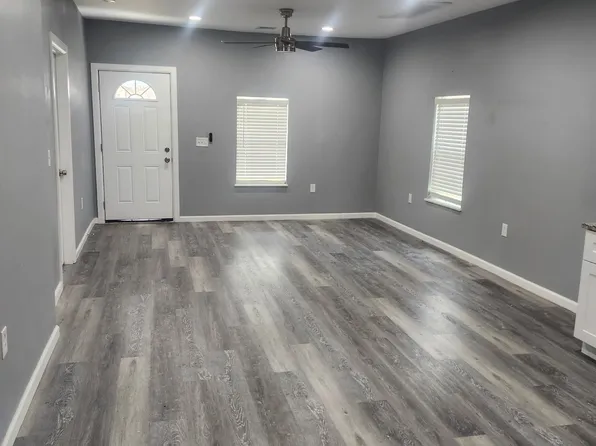 6125 W 8th St, Tulsa, OK 74127