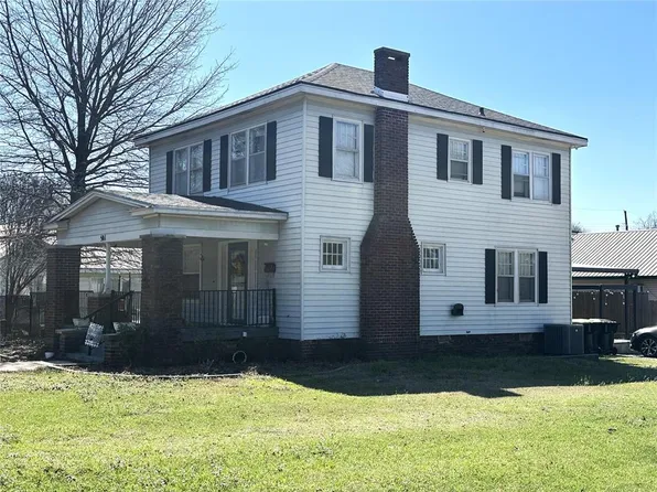 501 E 9th St, Holdenville, OK 74848