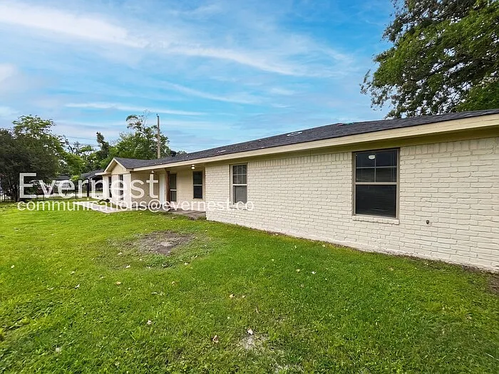 8117 Richland Dr — Photo 3