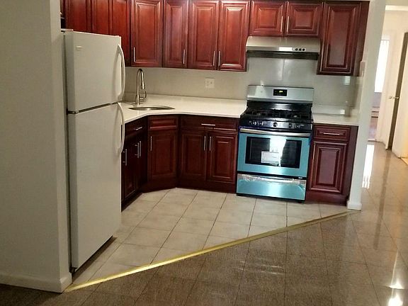 2nd image of 15074 Goethals Ave #2