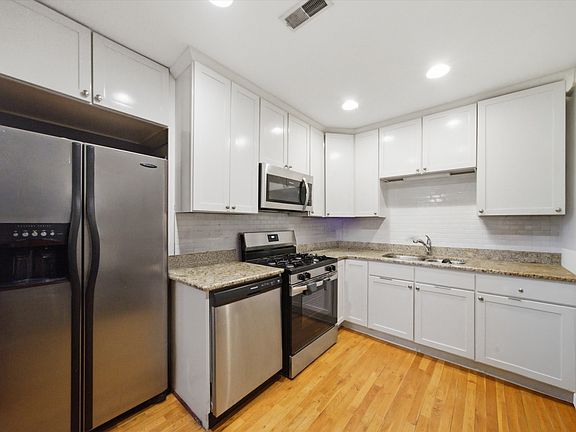 5th image of 212 E 44th St APT 3