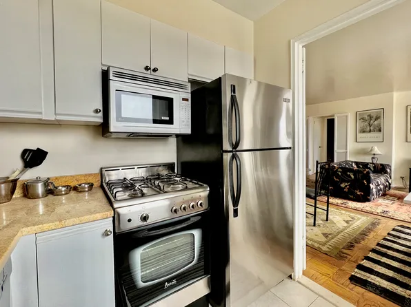 1170 Ocean Parkway image 3 of 12