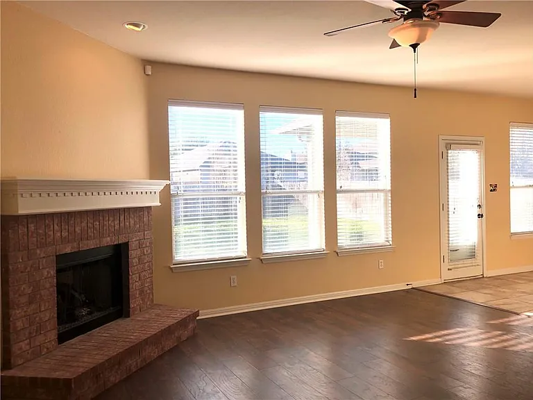 20625 Farm Pond Ln — Photo 11
