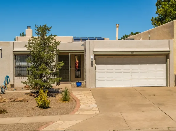 5615 Amigo Way NE, Albuquerque, NM 87111