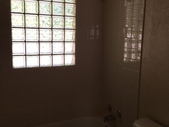 5th image of 209 NW 18th St