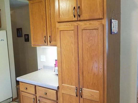 Handy kitchen desk, pantry cabinets 310