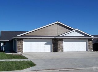 1723 Lake View Dr #9, Creston, IA 50801