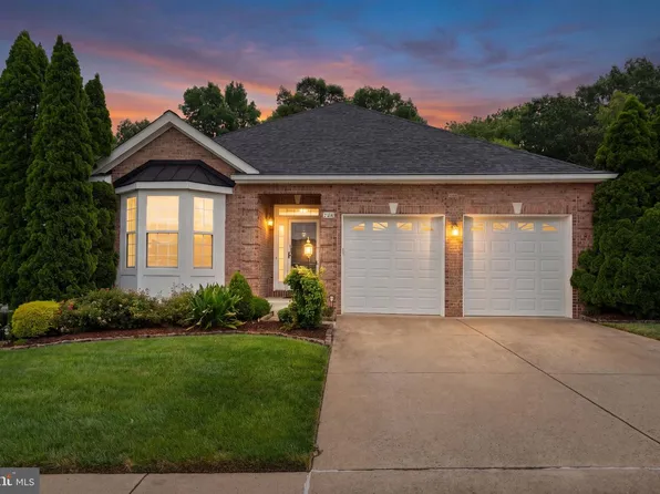 17239 Four Seasons Dr, Dumfries, VA 22025