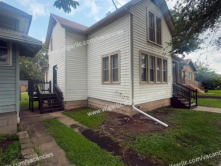 4611 Pine Ave — Photo 2
