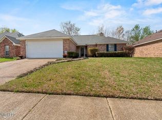 588 Acorn Ln, Brandon, MS 39047