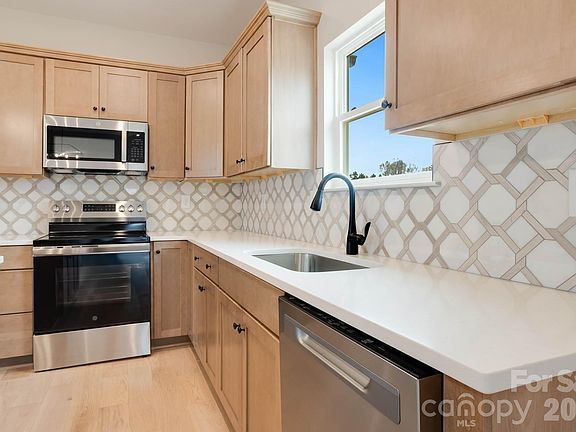 3rd image of 1941 Maiden Salem Rd