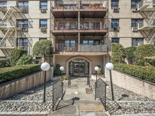 2261 Palmer Avenue #2M, New Rochelle, NY 10801