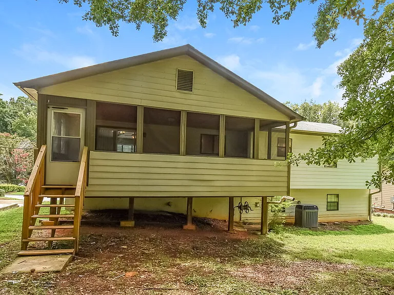 1012 Hicksmil Dr SW — Photo 17