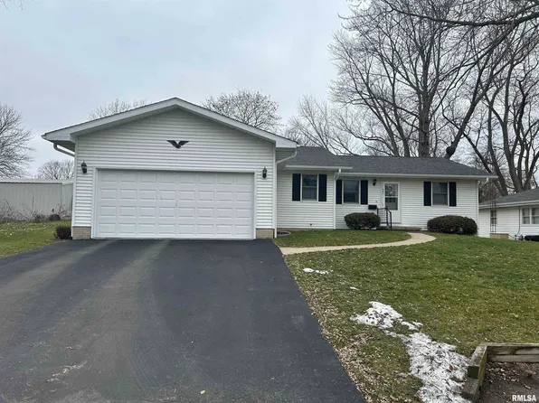 501 S School St, Lacon, IL 61540