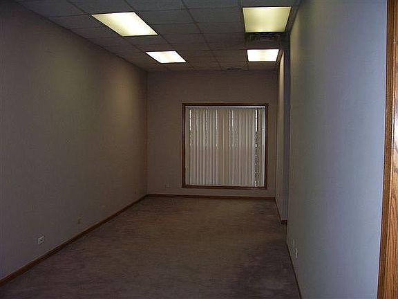 3rd image of 1359 Yorkshire Dr