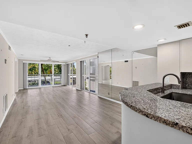 3901 S Flagler Dr #204 — Photo 10