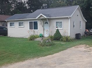 2141 Connell St, Burton, MI 48529