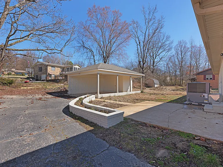 383 Mebanewood Dr — Photo 25