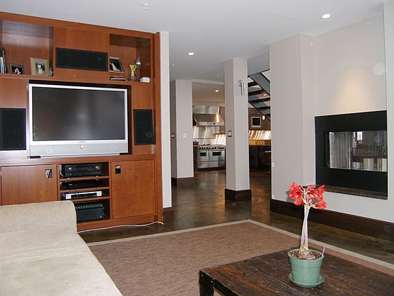 4th image of 1180-1200 Washington St #500
