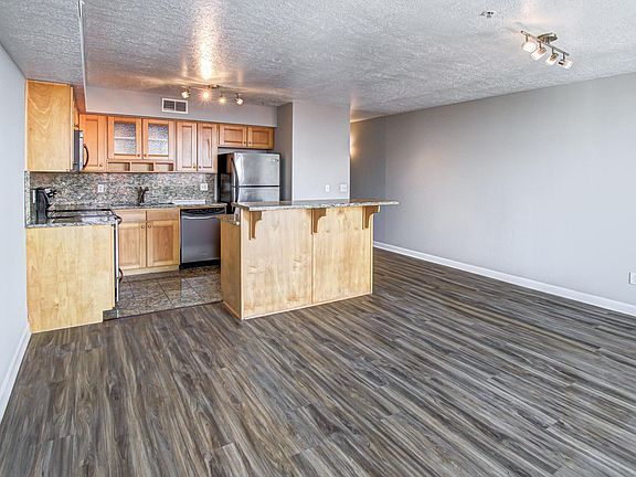 5th image of 2222 Detroit Ave APT 718