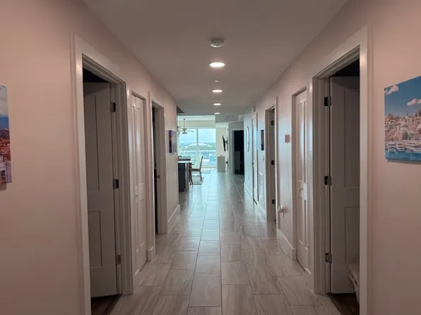 415 Island Way, Clearwater, FL
