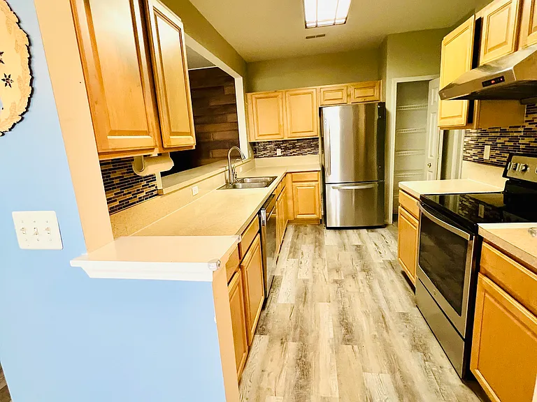 16836 Dover Dr #10 — Photo 12