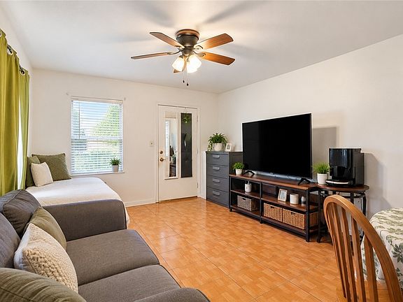 3rd image of 2707 Avenue K