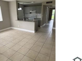 1821 Meadows Cir W, Boynton Beach, FL 33436