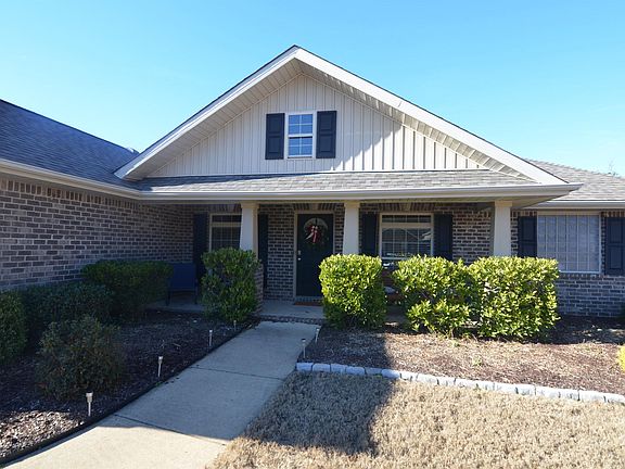 3rd image of 231 River Crest Cir N