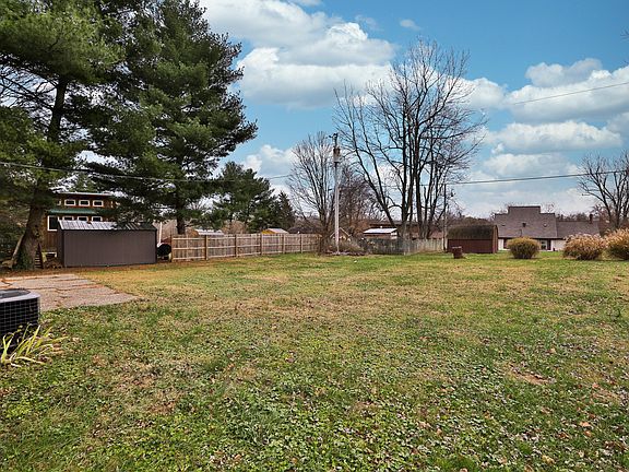 2nd image of 921 Trout Ln