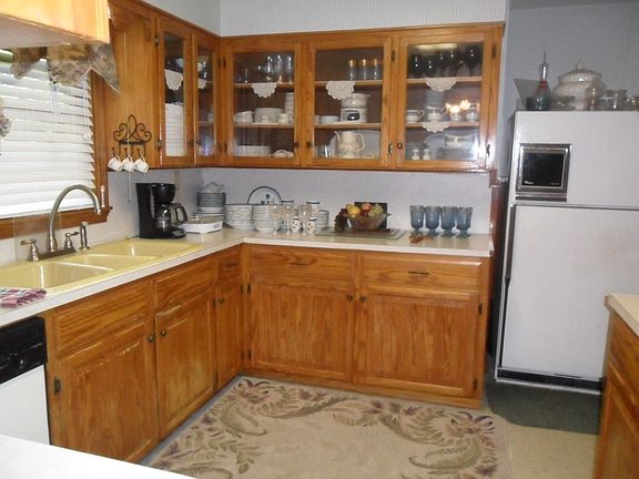4th image of 272 E Parkway St