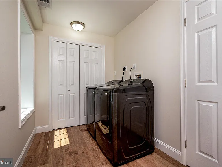 1400 Lower View Ct — Photo 27