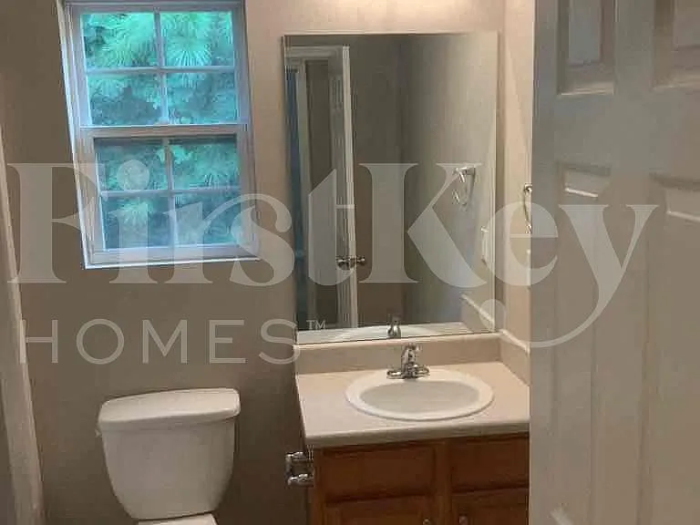 130 Cobblestone Dr — Photo 10