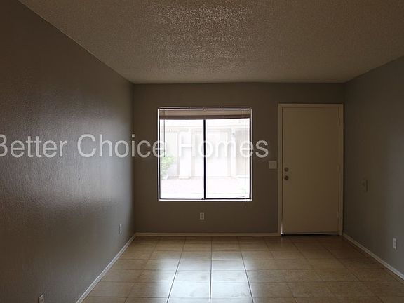 3rd image of 2813 E Capri Cir APT 2