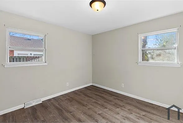 231 Estridge Rd — Photo 5