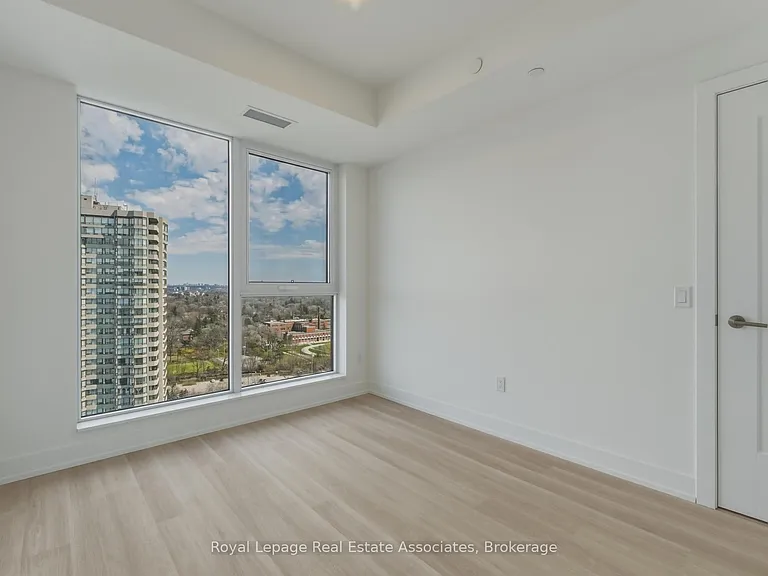 25 Cordova Ave #1802 — Photo 13