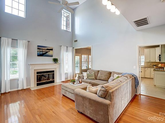 4th image of 119 Greenhill Ln