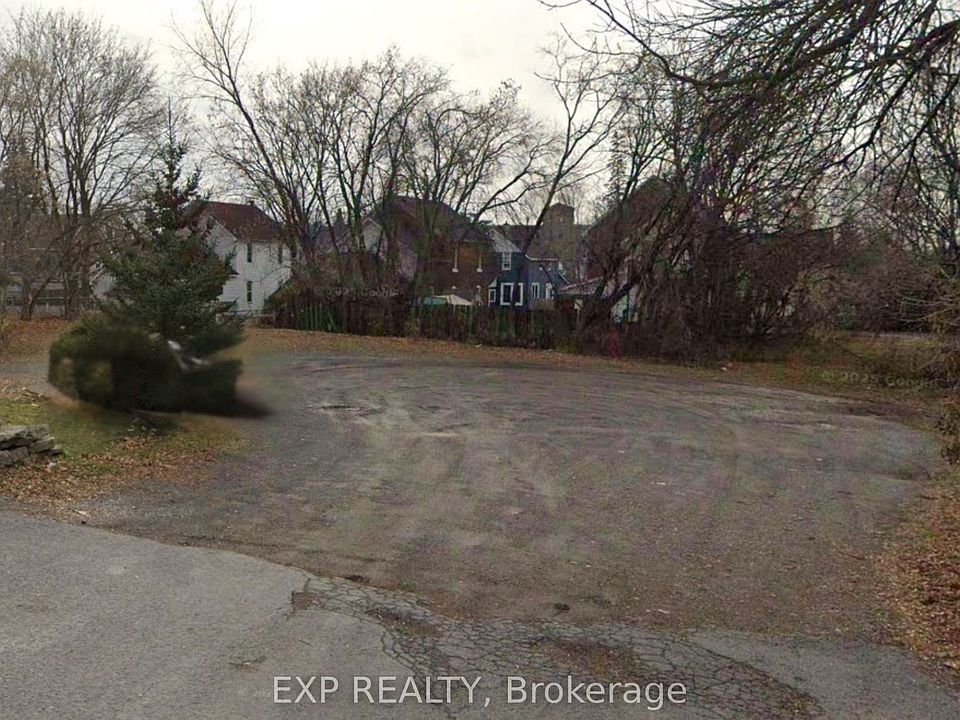 1st image of 42 Allan St