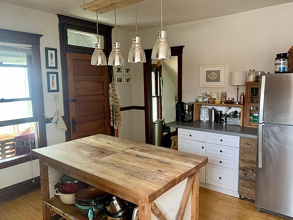 3rd image of 2521 W Argyle St #3