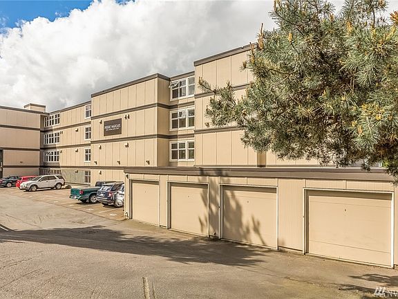 5th image of 2253 Gilman Dr W APT 401